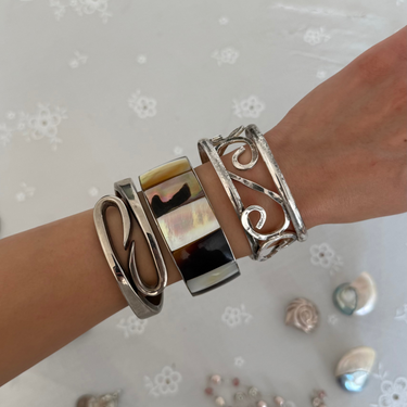 [Vintage Shell Drop] Surfer Tattoo Bangle