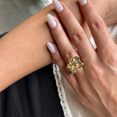 Orchid Ring in Gold