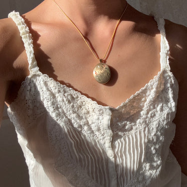 [Vintage Locket Drop] My Best Friend Necklace